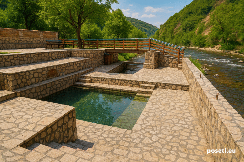 Зад лъскавите нови хотели личи и по-стар пласт – селските бани, с които започва историята на Огняново като място за лекуване. Те не са курорт в модерния смисъл, а по-скоро напомнят за онези времена, когато хората идват с кърпа, сапун и торбичка с дрехи, плащат за кабина или корито и излизат след това отпуснати, зачервени и с усещане, че са „хвърлили“ от себе си половината умора.